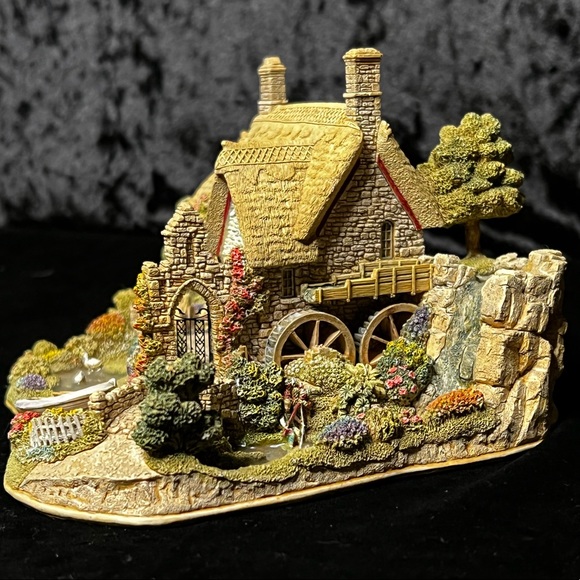 Lilliput Lane | Old Mill Dunster | 2001 Anniversary Cottage - Picture 15 of 16